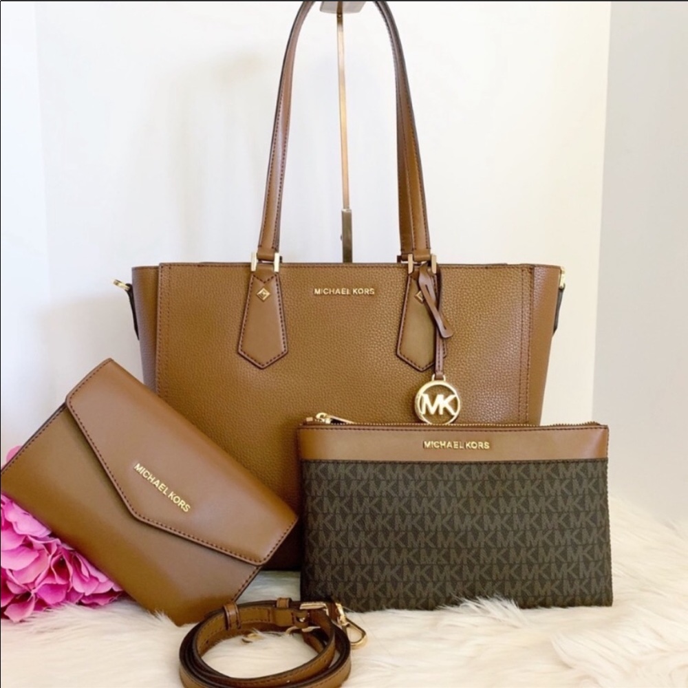 Michael Kors 3in1 Tote/Crossbody/Clutch